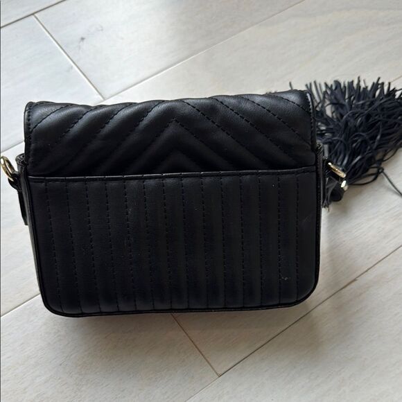 NWOT Victoria's Secret Black Quilted Bag with Gold Hardware - Picture 4 of 4